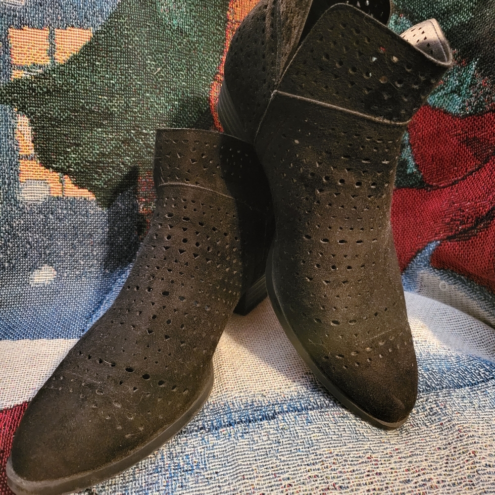 Boots - Picture 2 of 2
